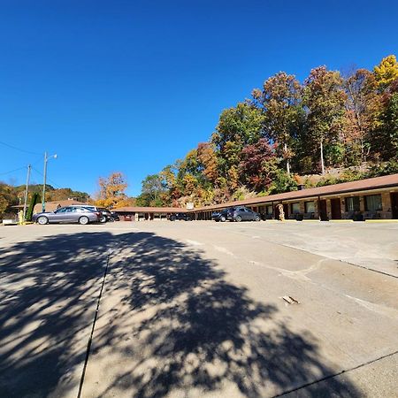 Jefferson Hills Motel Clairton Exterior photo