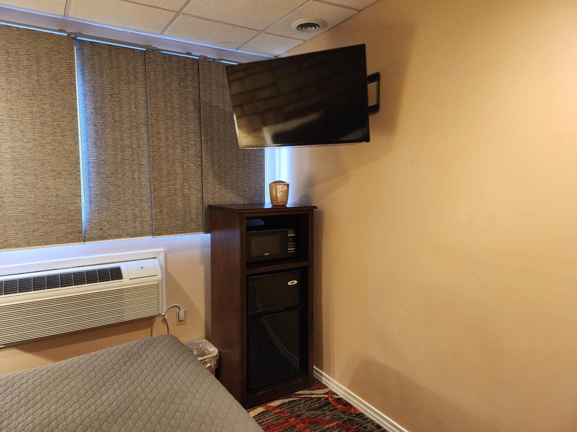 Jefferson Hills Motel Clairton Room photo