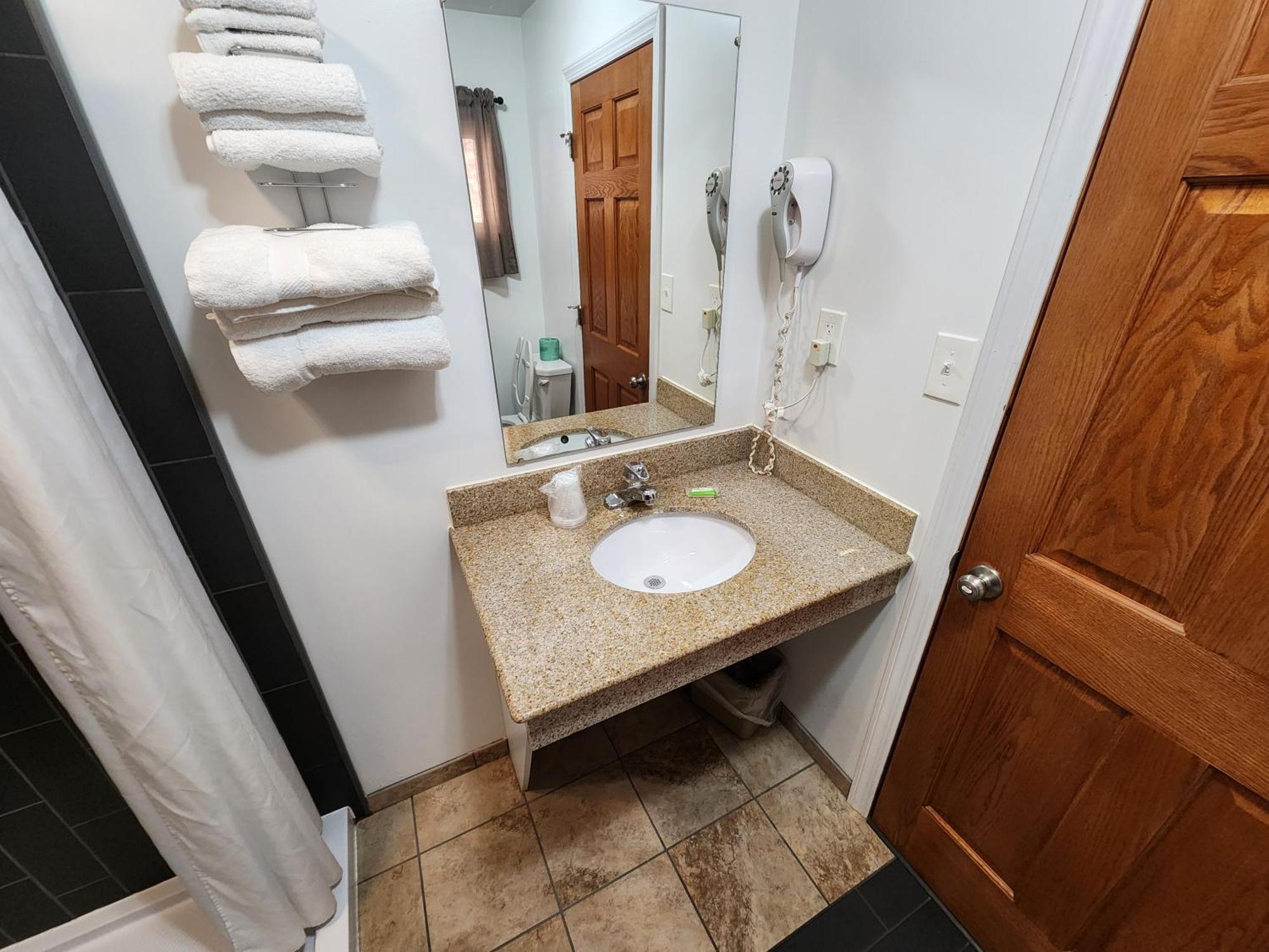 Jefferson Hills Motel Clairton Room photo