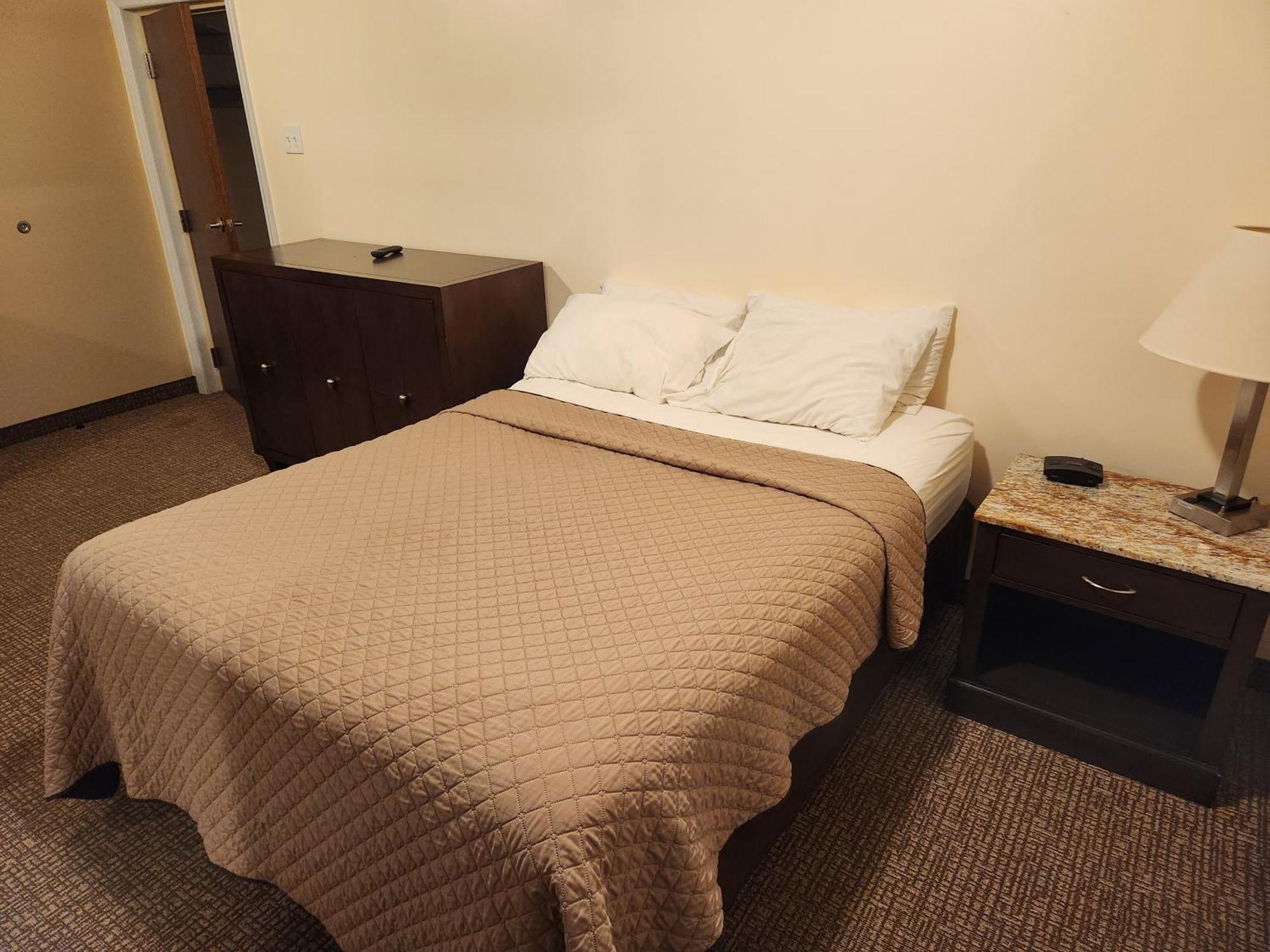 Jefferson Hills Motel Clairton Room photo
