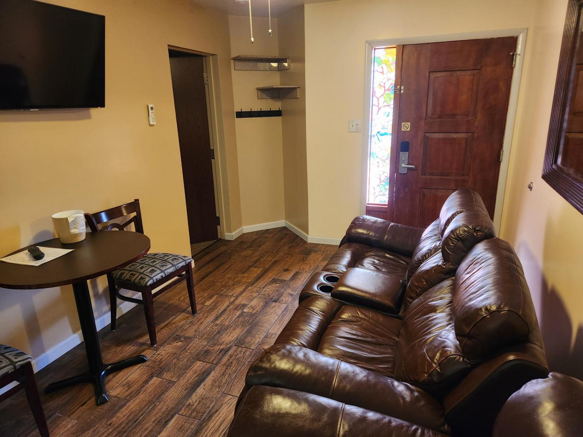 Jefferson Hills Motel Clairton Room photo