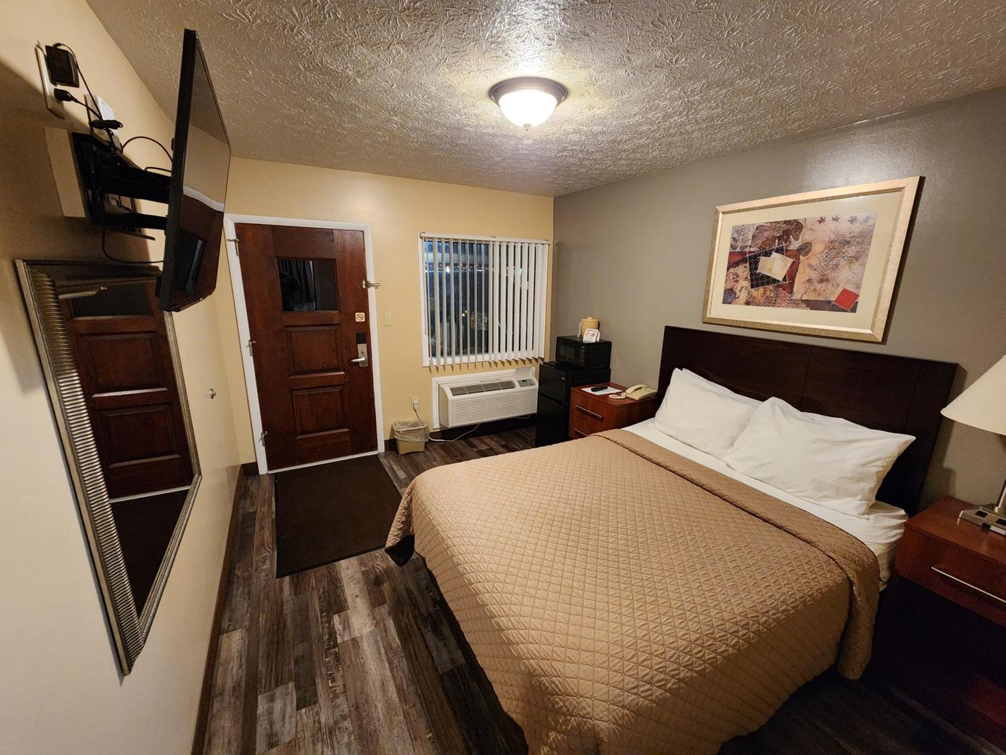 Jefferson Hills Motel Clairton Room photo