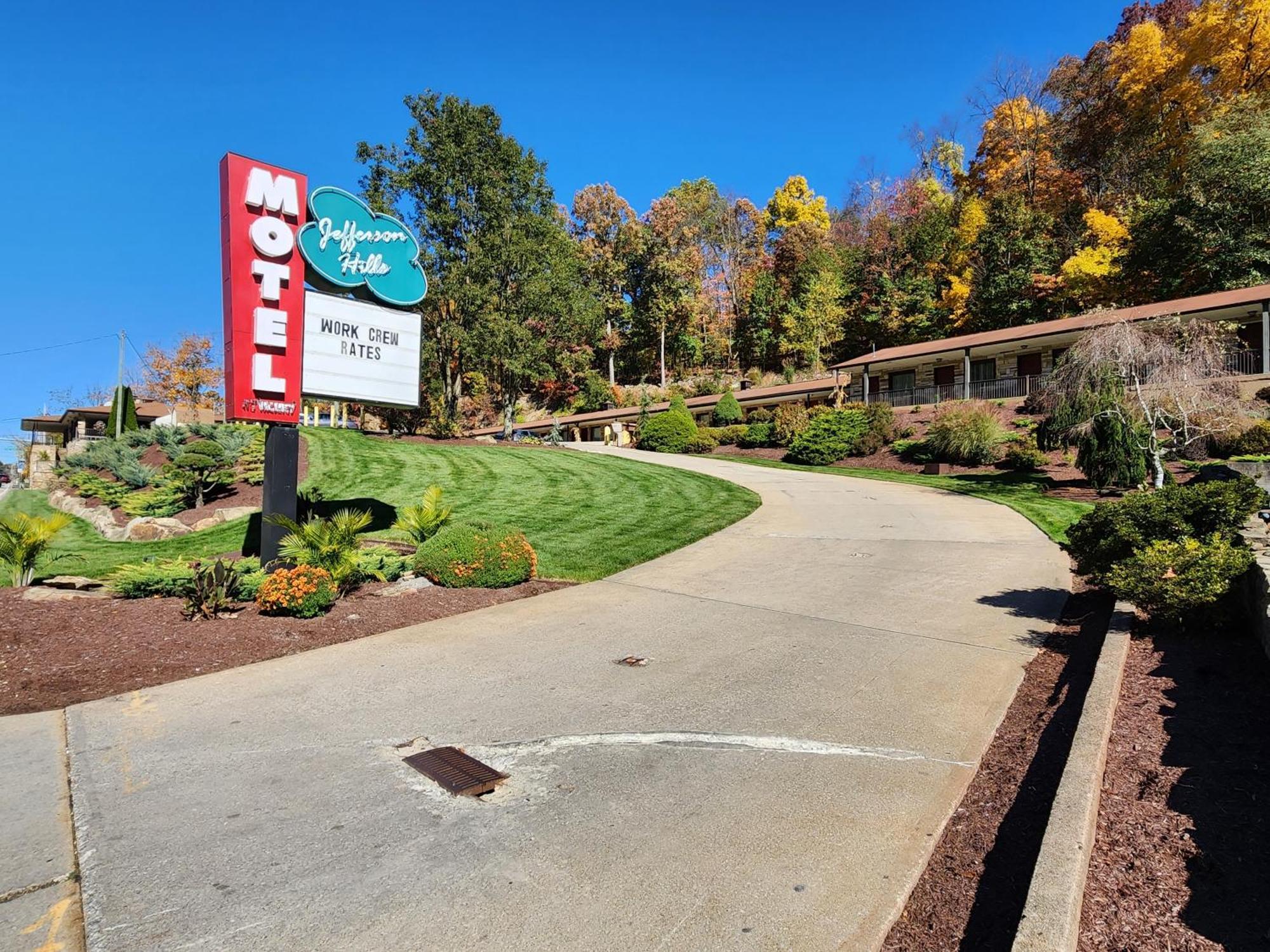 Jefferson Hills Motel Clairton Exterior photo