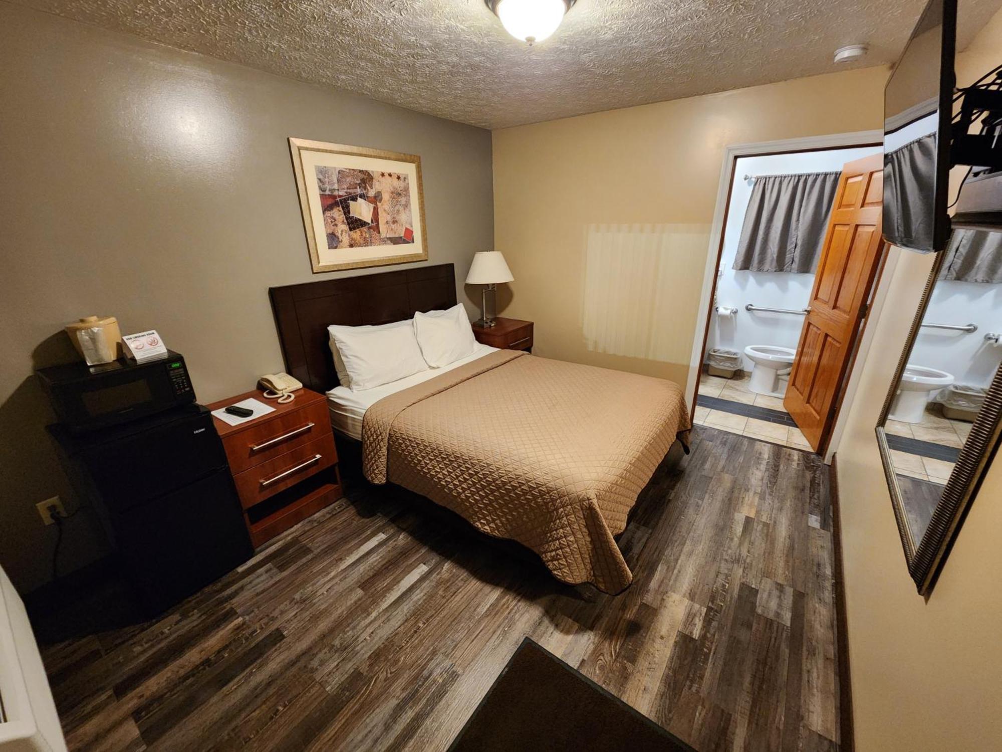 Jefferson Hills Motel Clairton Room photo