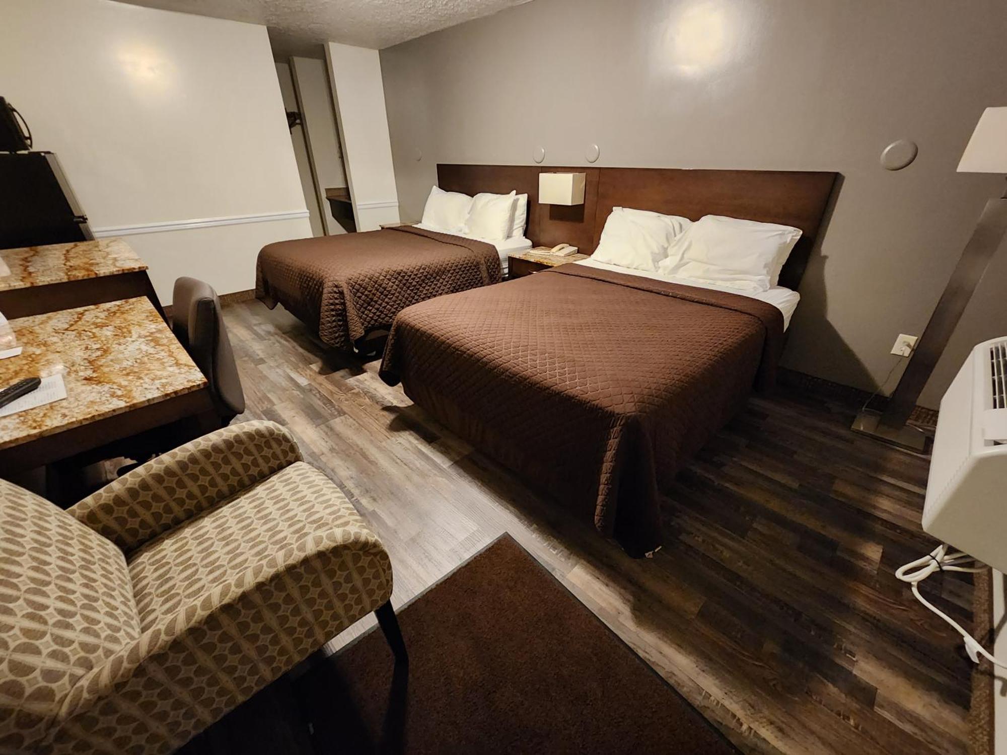 Jefferson Hills Motel Clairton Room photo