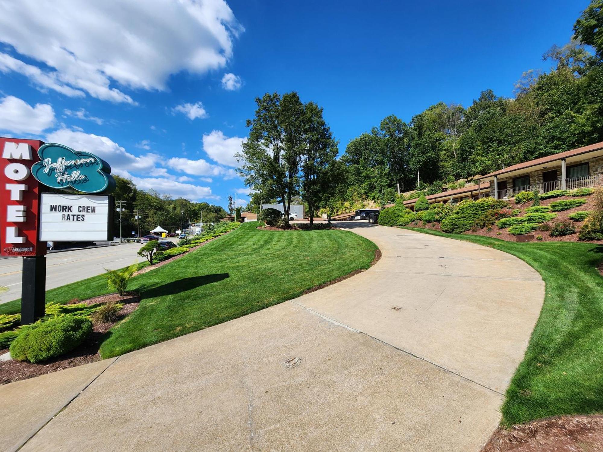 Jefferson Hills Motel Clairton Exterior photo