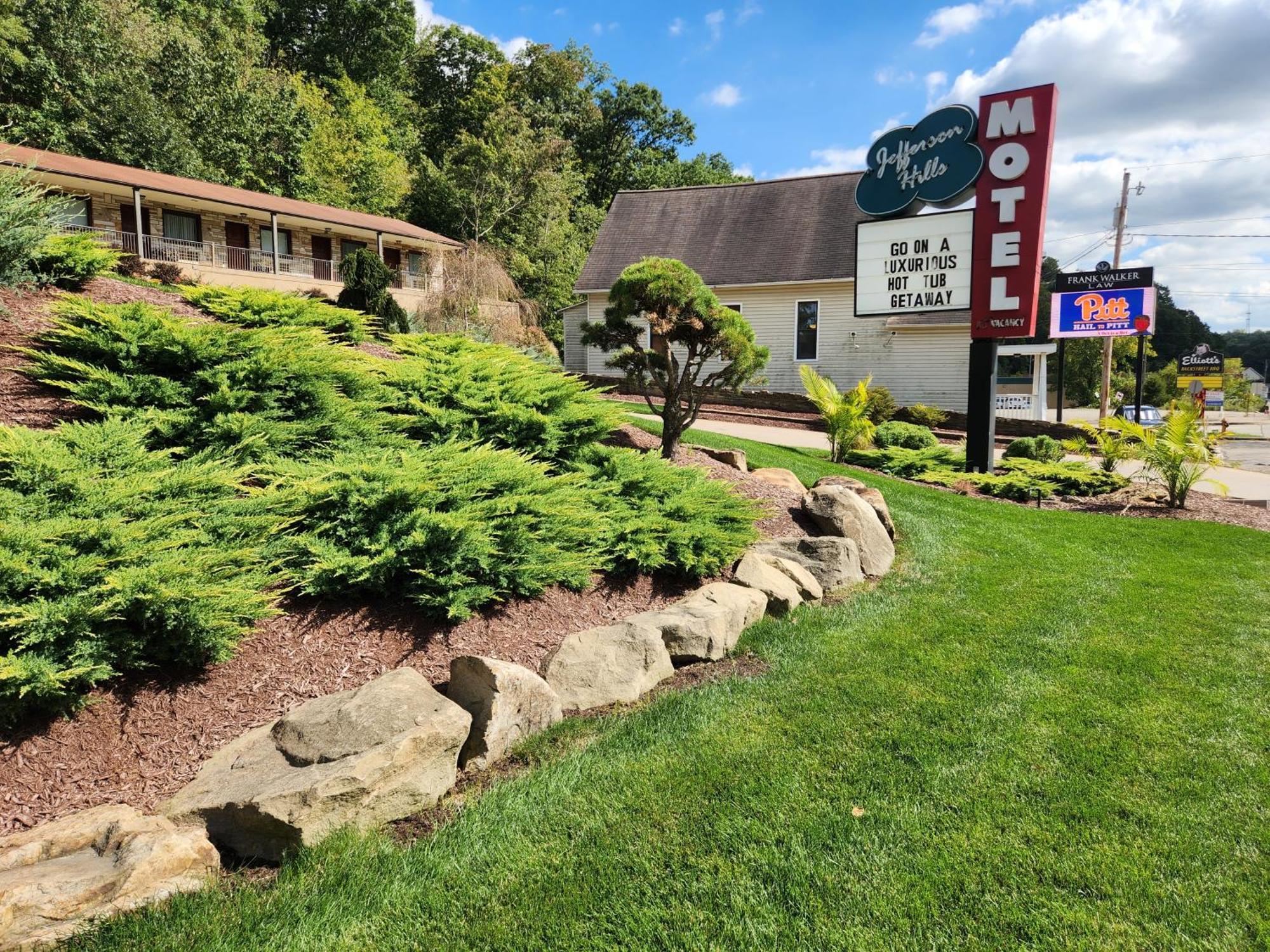 Jefferson Hills Motel Clairton Exterior photo