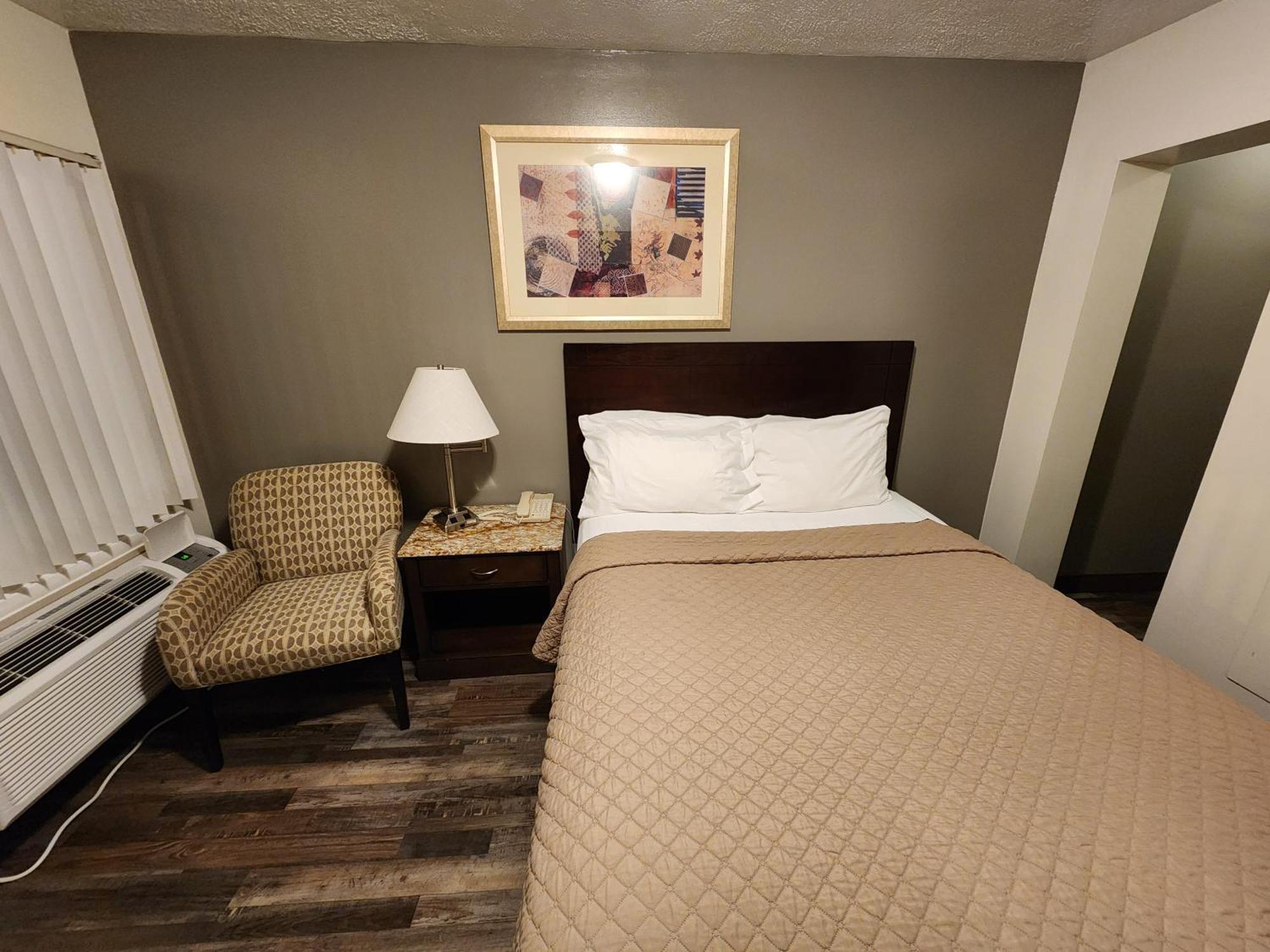 Jefferson Hills Motel Clairton Room photo