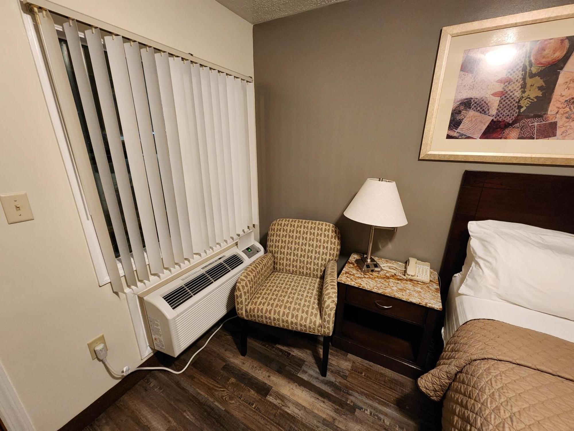 Jefferson Hills Motel Clairton Room photo